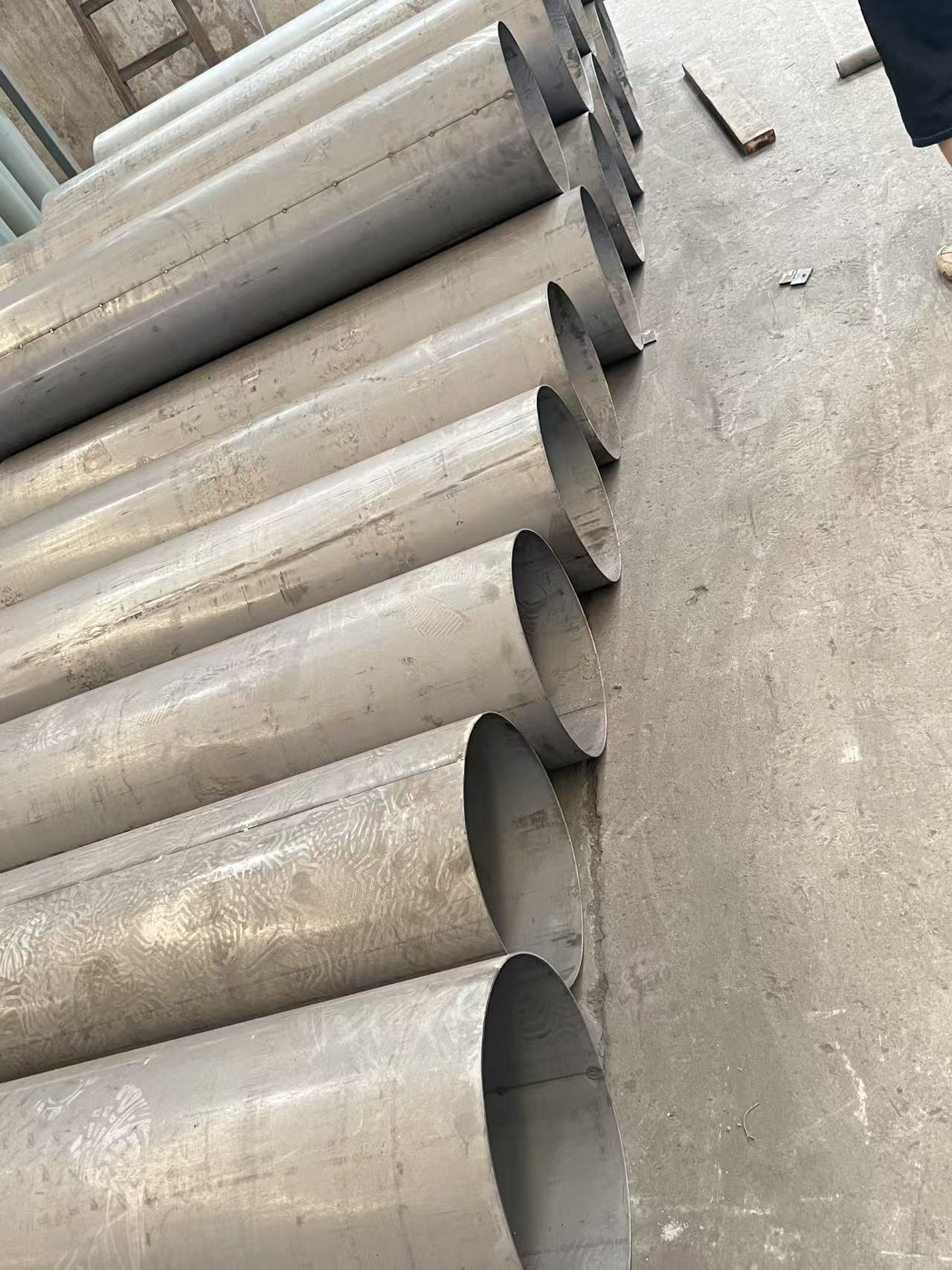 What are the common application scenarios of large-diameter stainless steel welded pipes?