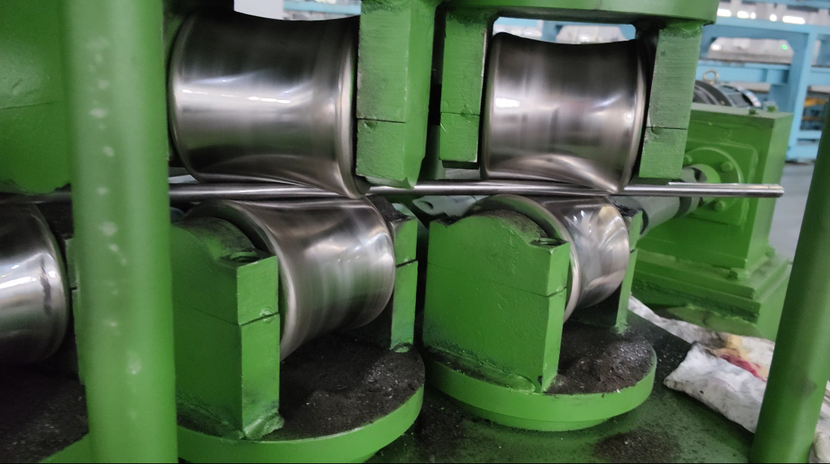 The Key to Quality Control in Large-Diameter Welded Pipes: The Straightening Machine